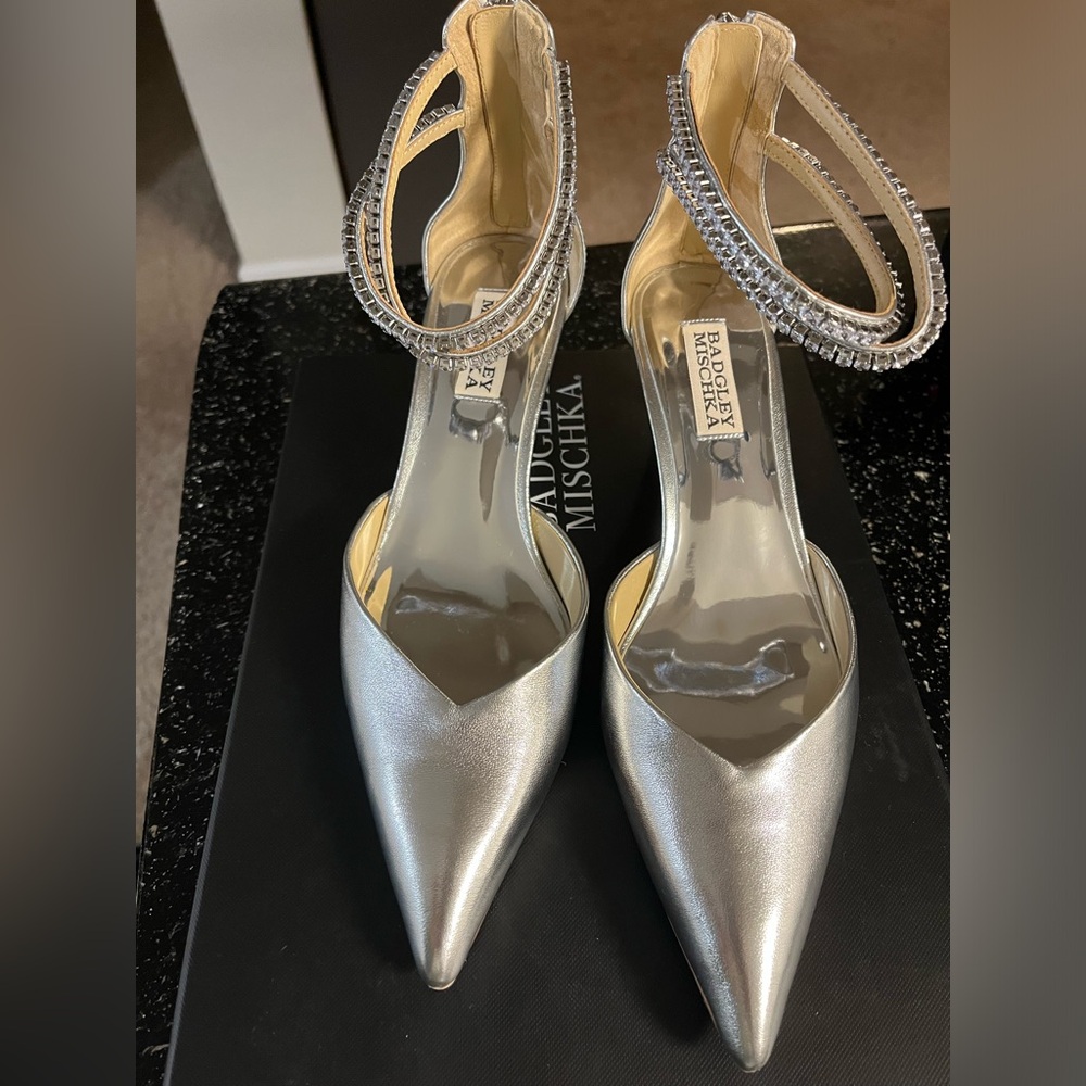 178$$ NIB 7.5 BADGLEY MISCHKA COLLECTION LILIBETH KITTEN HEEL ANKLE STRAP PUMP - Picture 13 of 15